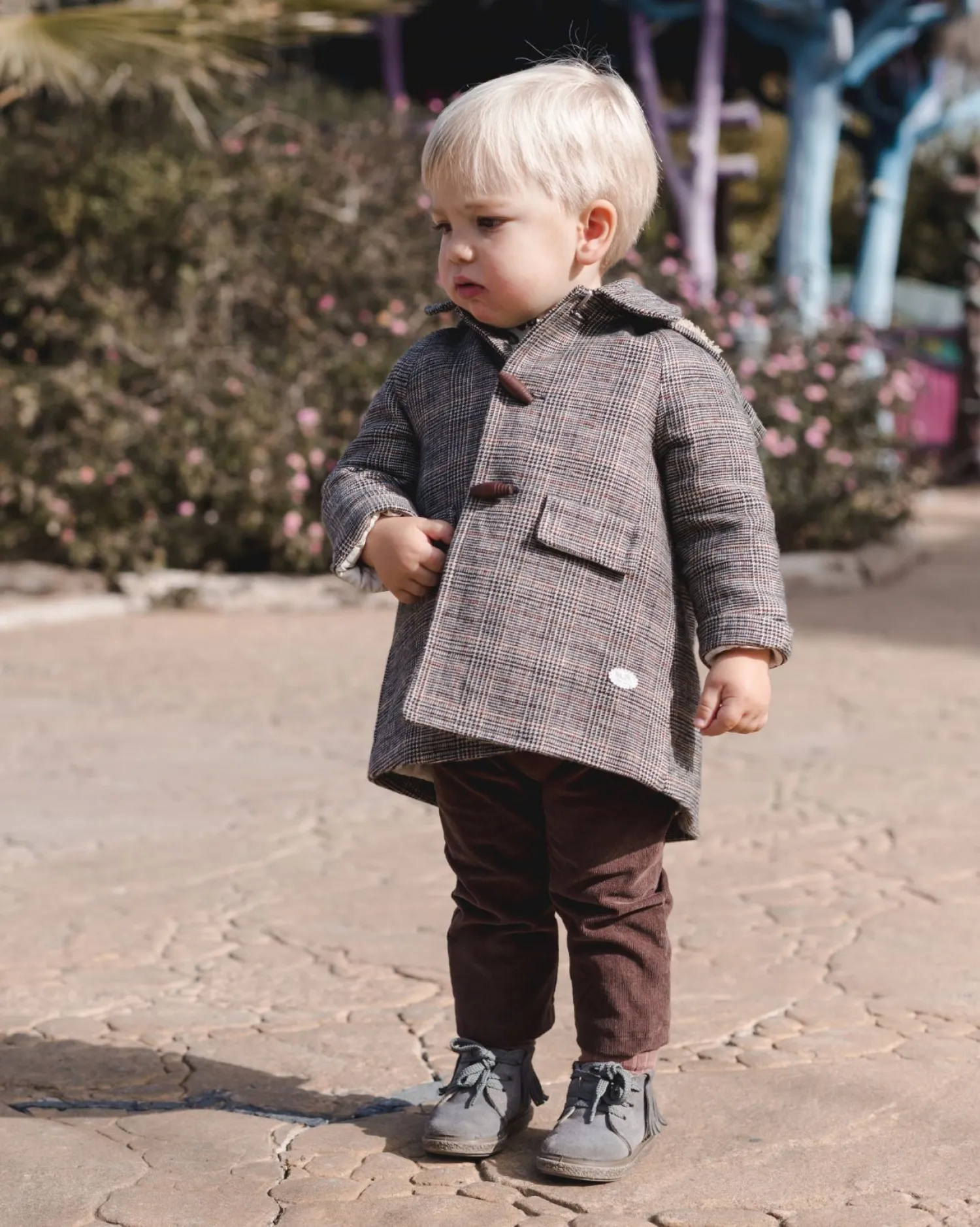 Abrigo tipo trenka de niño colección London de José Varón