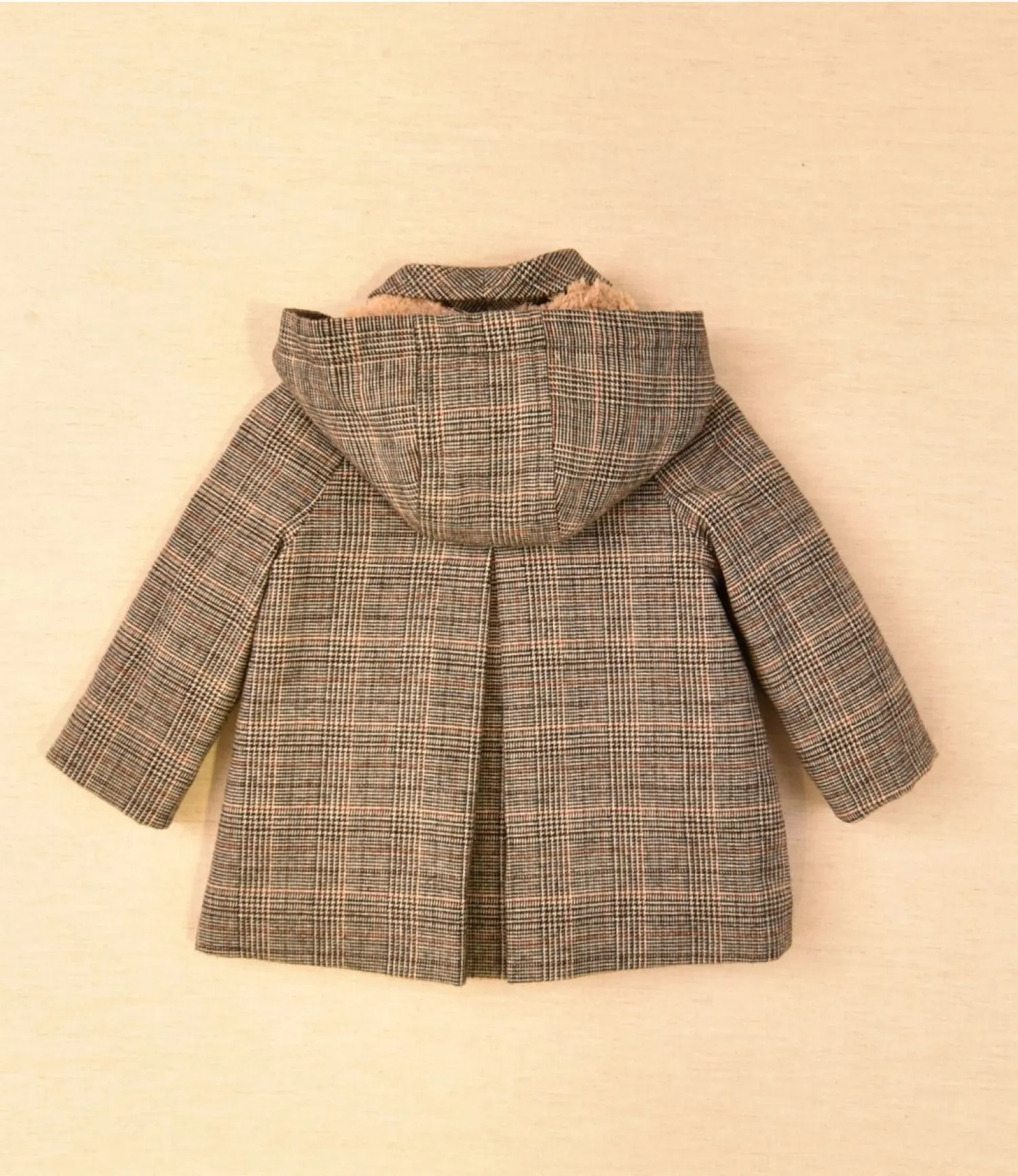 Abrigo tipo trenka de niño colección London de José Varón