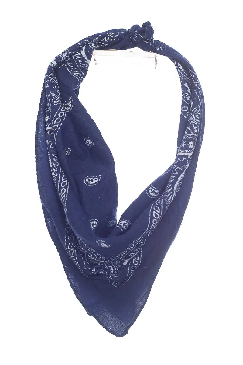 ACCESORIOS COLOR AZUL  CLOSEANDO