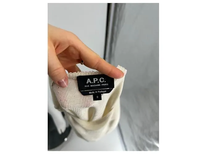 APC remata la camiseta.Lana S Internacional Crudo 