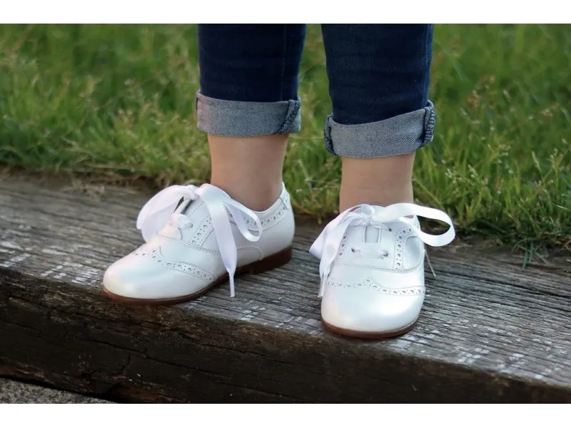 BLUCHER SATINADO 19288 BEBERLIS EN COLOR BLANCO