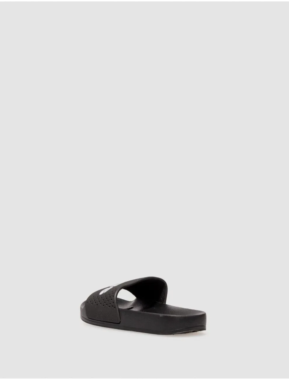 Chancla Levis June Perf S Negro