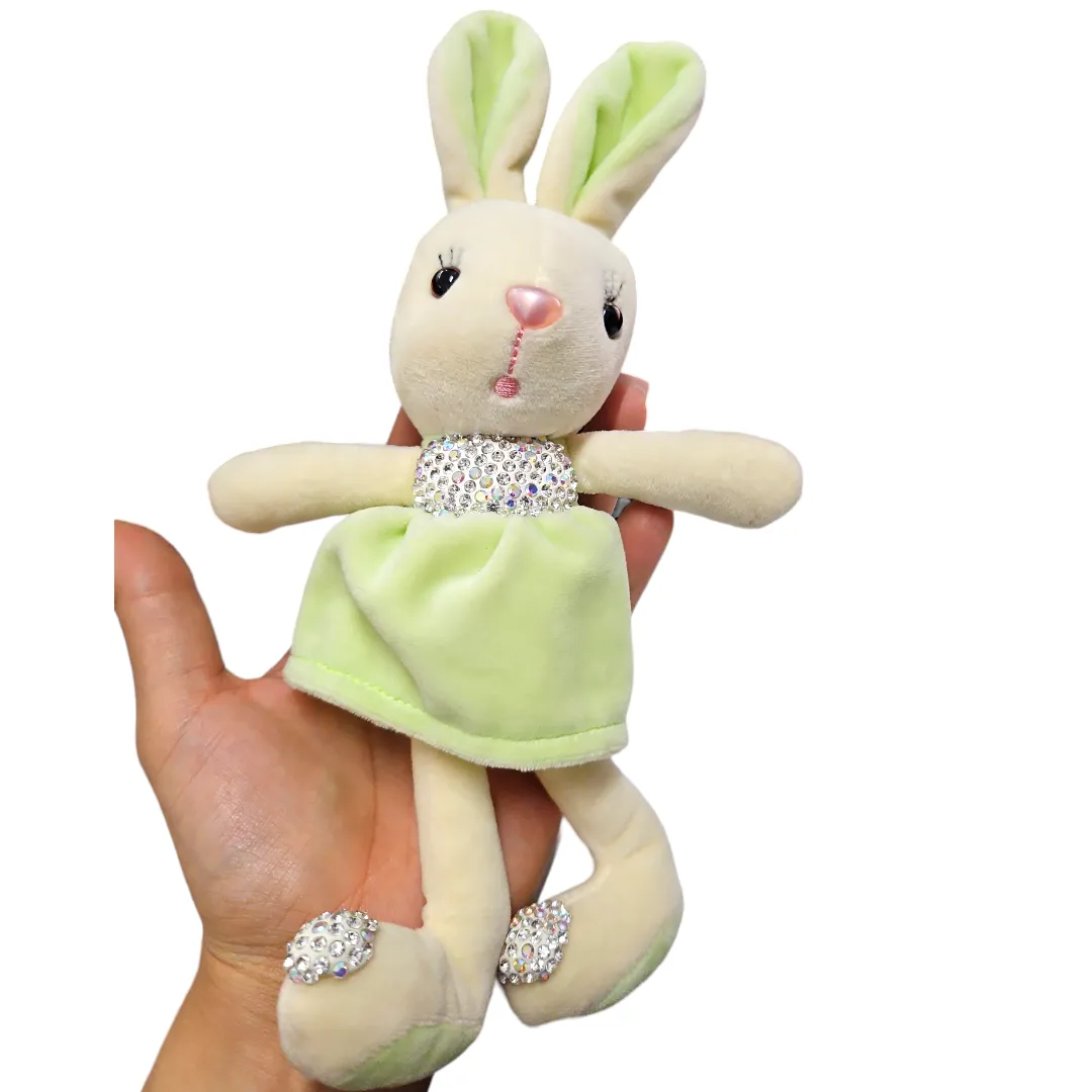 Conejita peluche verde