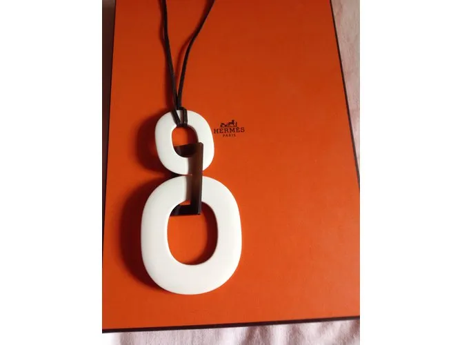 Hermès Kara Blanco 