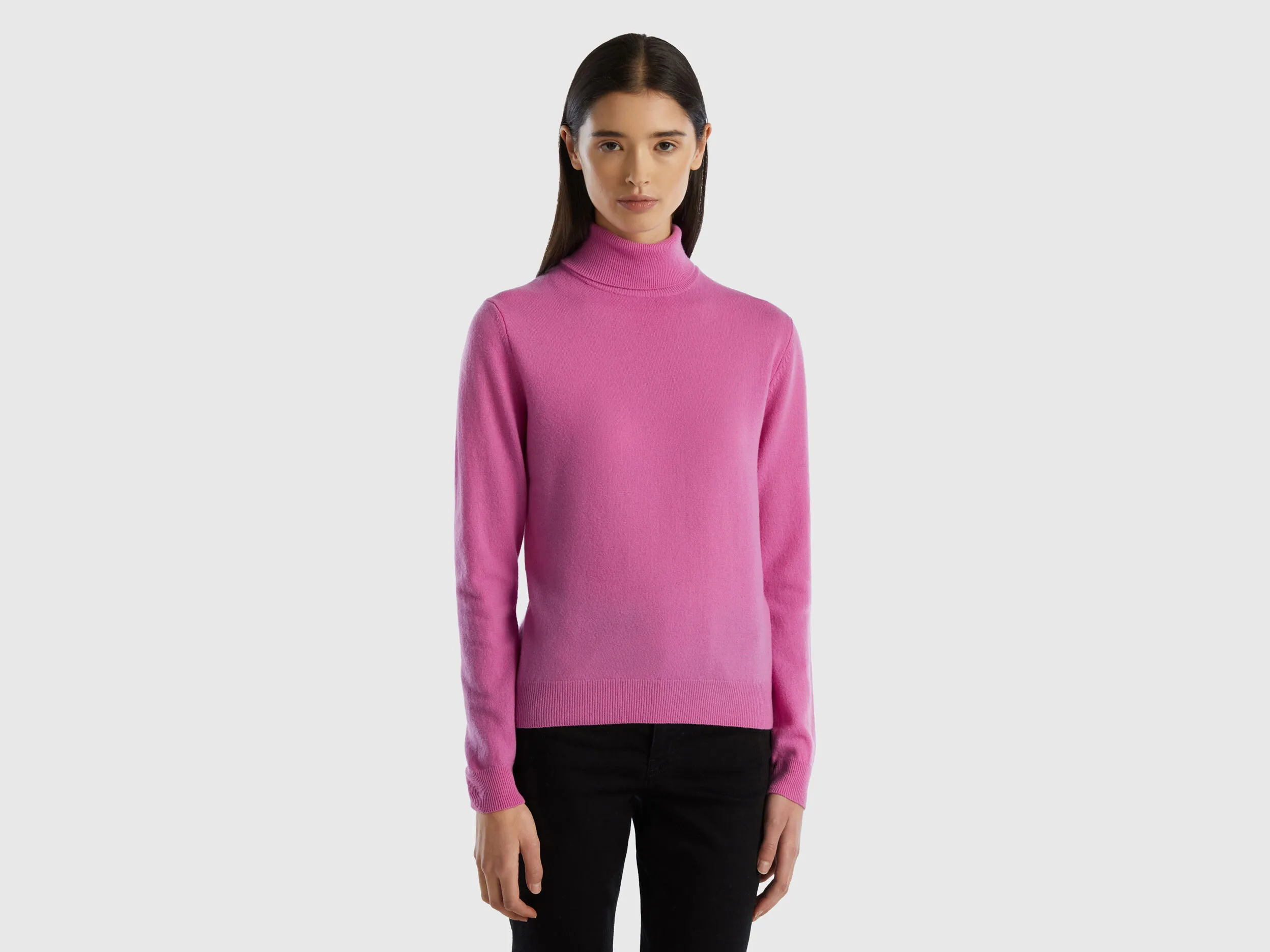 Jersey de cuello cisne rosa oscuro de pura lana merina