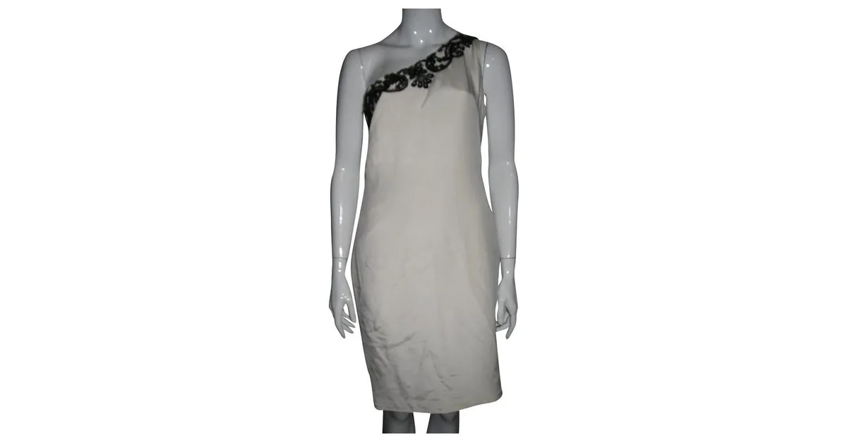 Marchesa Un vestido adornado con hombros Blanco 