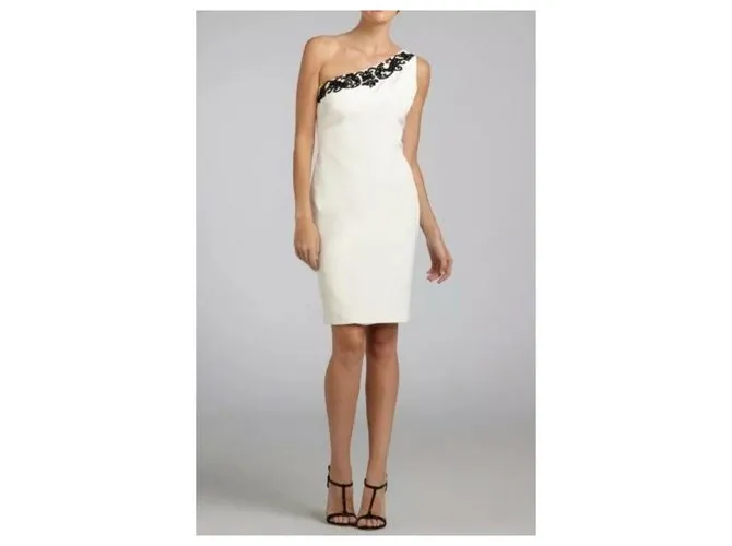 Marchesa Un vestido adornado con hombros Blanco 