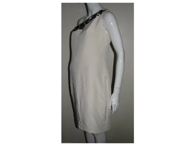 Marchesa Un vestido adornado con hombros Blanco 