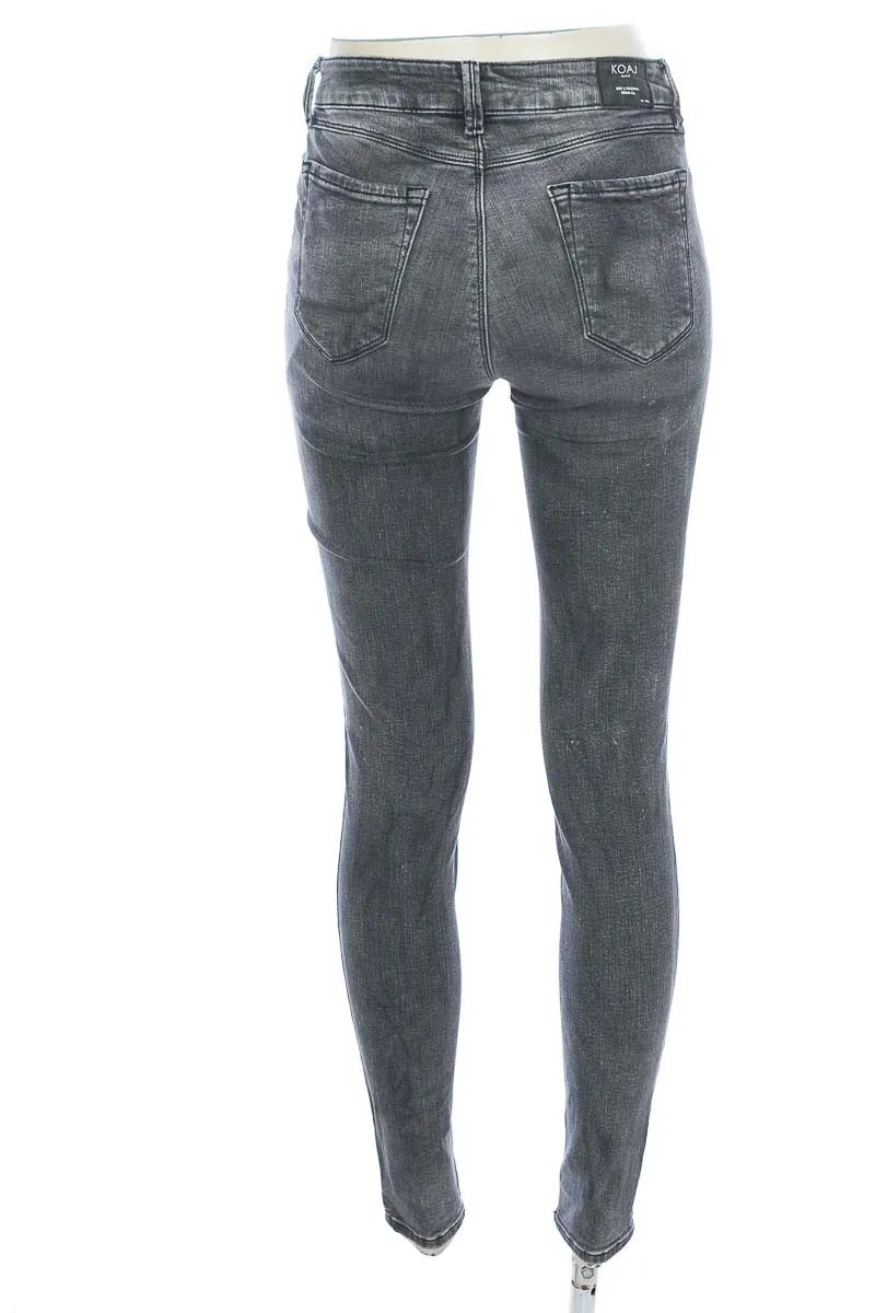 PANTALóN COLOR NEGRO  KOAJ