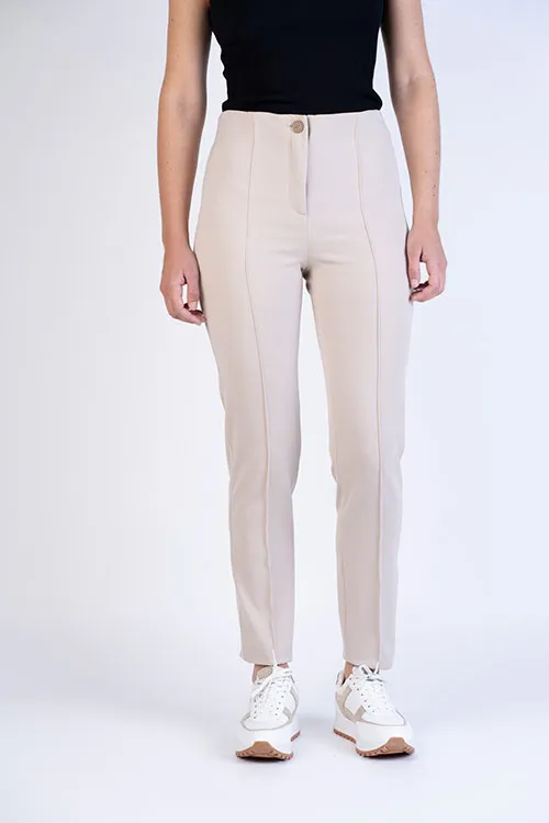 Pantalón modelo clásico