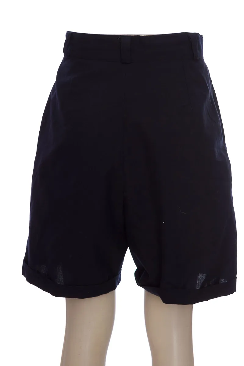 SHORT COLOR AZUL  CLOSEANDO
