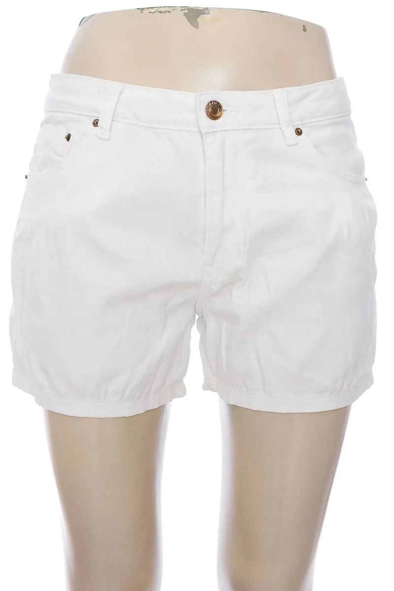 SHORT COLOR BLANCO  STRADIVARIUS