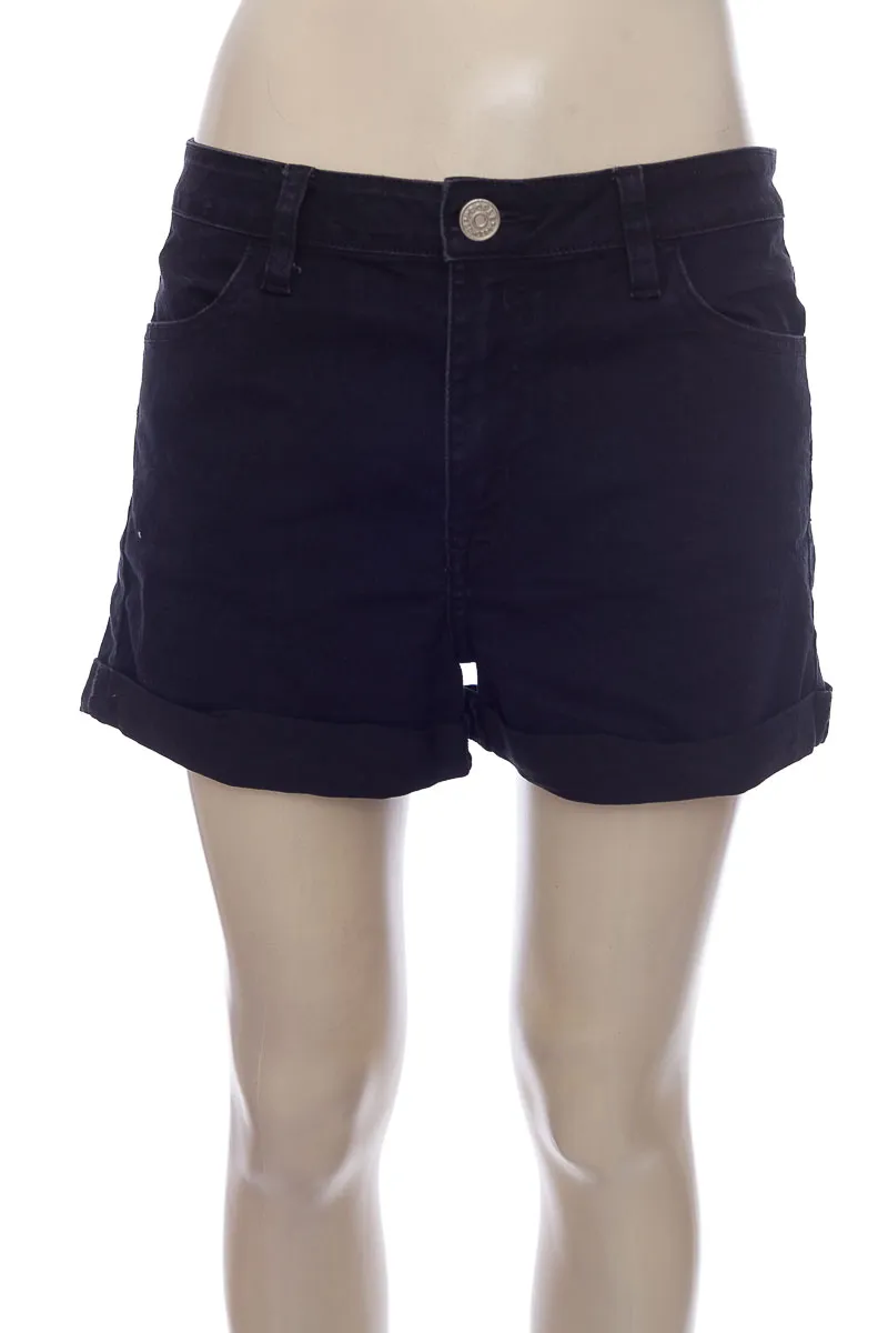 SHORT COLOR NEGRO  PEOPLE