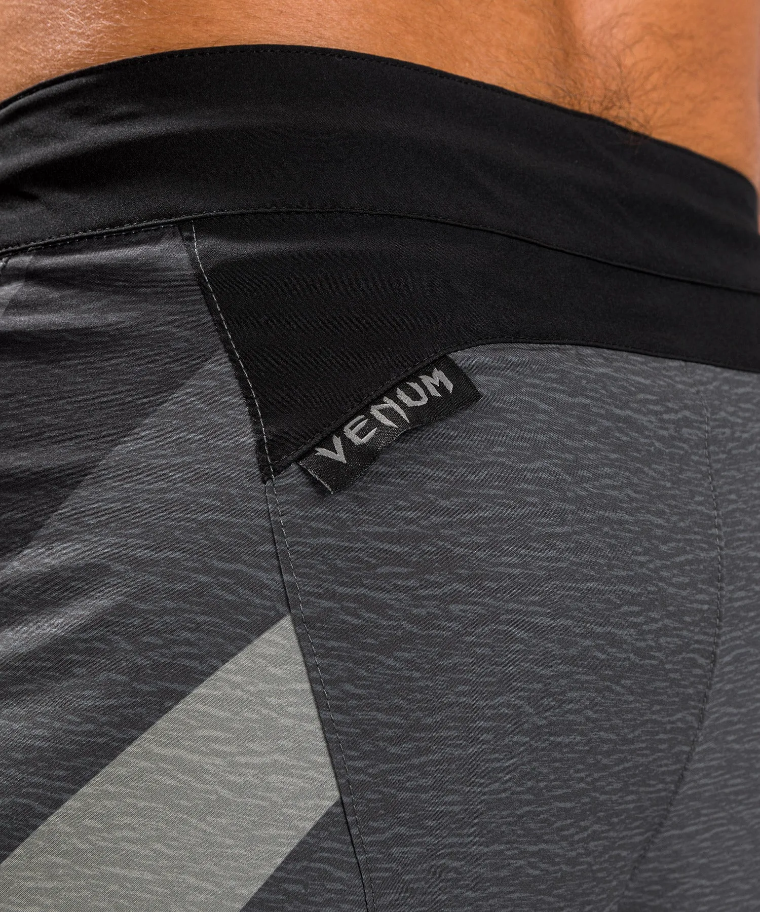 SHORTS DE COMBATE VENUM STONE  VERDE MINERAL