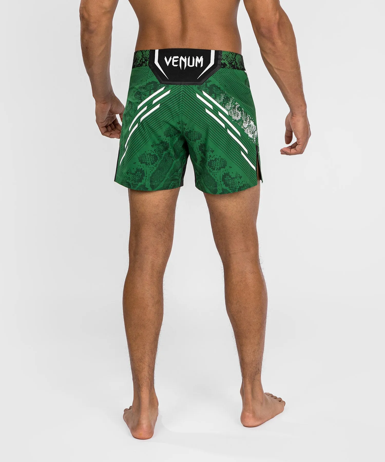 UFC ADRENALINE BY VENUM AUTHENTIC FIGHT NIGHT PANTALóN CORTO DE LUCHA PARA HOMBRE  CORTE CORTO  VERDE