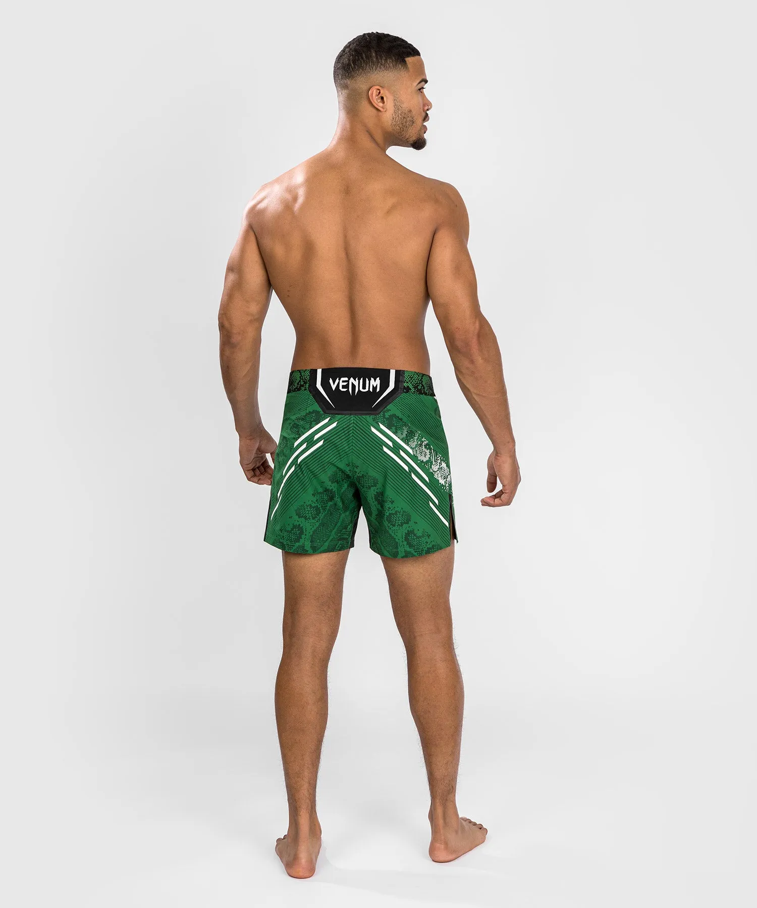UFC ADRENALINE BY VENUM AUTHENTIC FIGHT NIGHT PANTALóN CORTO DE LUCHA PARA HOMBRE  CORTE CORTO  VERDE